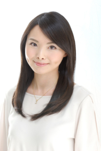 山内　真衣